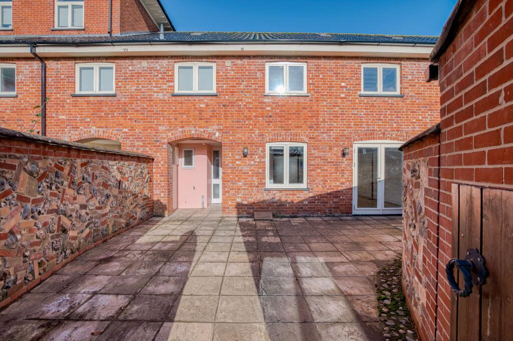 4-bed terraced on Cherry Tree Court, Diss, £350,000