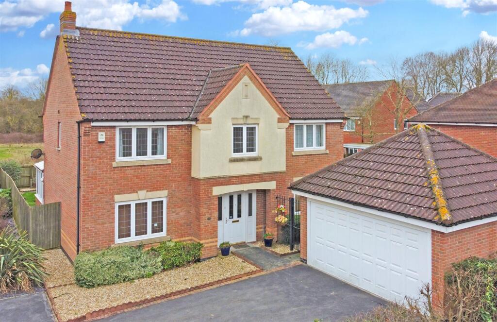 Main image of property: Oakfield Road, Fernwood, Newark