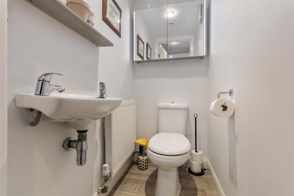 Tranfield Avenue, Guiseley, Leeds photo 4