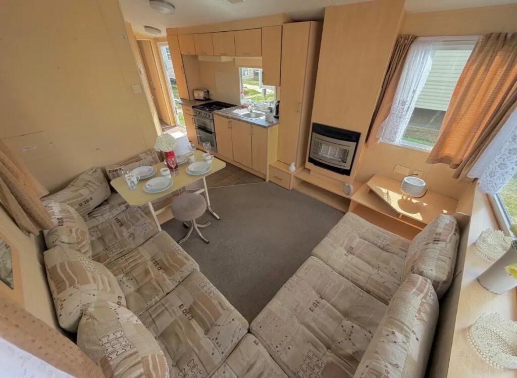 2011 Willerby Magnum, Seawick Holiday Park, St Osyth, Clacton-on-Sea, Essex, CO16 8SG - View 2