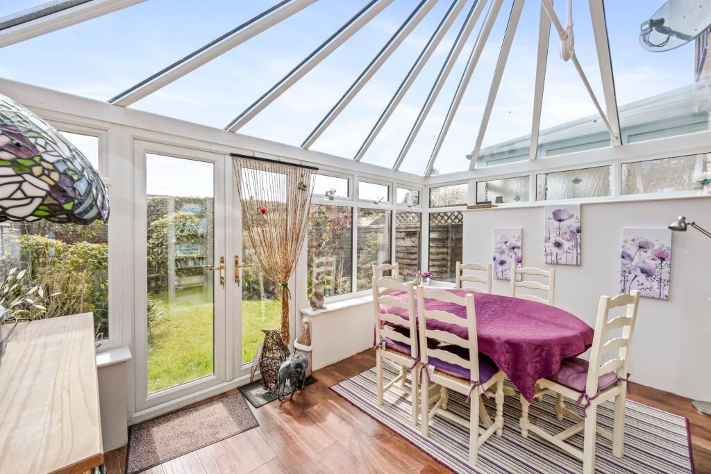 Simons Close, Crowborough, TN6 photo 4