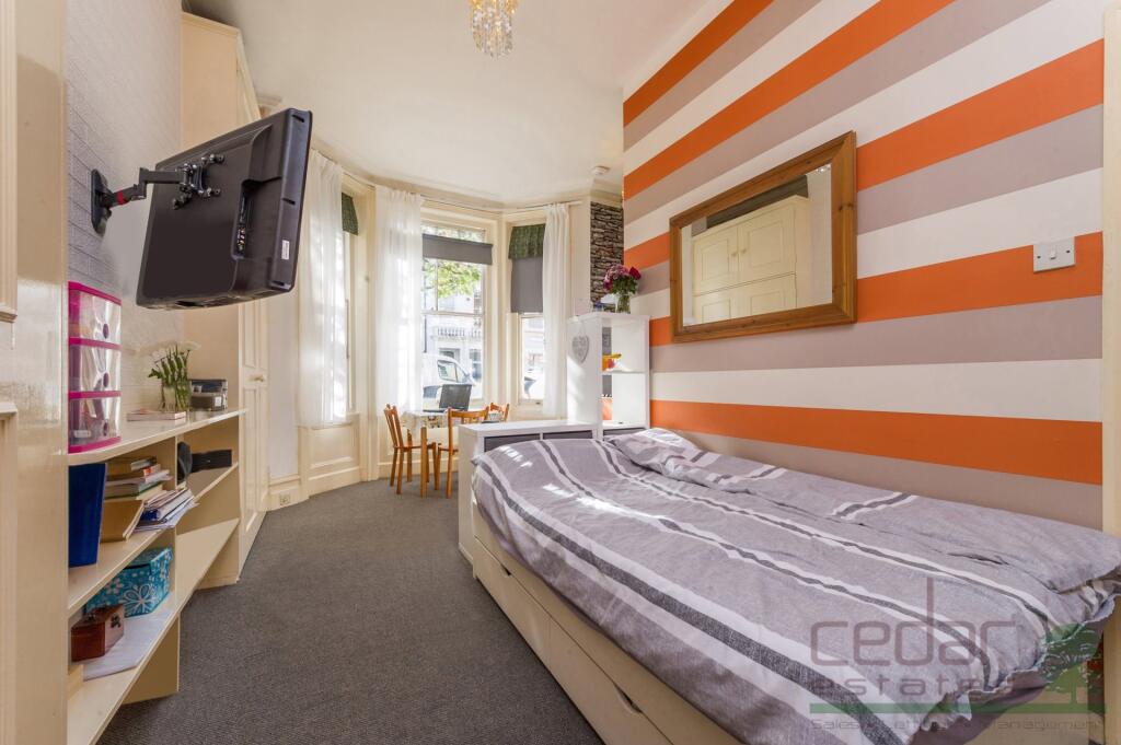 Studio flat for rent