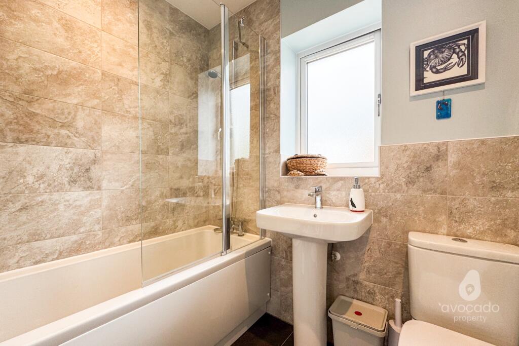 House in Arborfield Green, Barkham - More