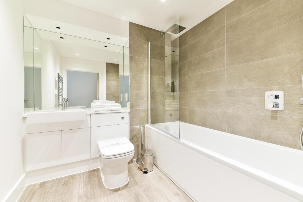 Sandown House, High Street, Staines-Upon-Thames, TW18 photo 4