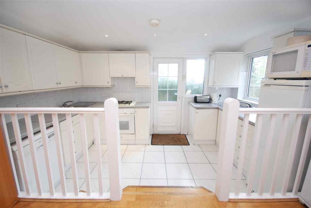 House in London - View 5