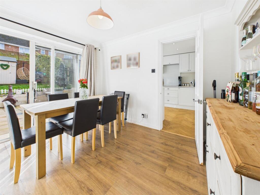 Avington Close, Tilehurst, Reading – pohled 4