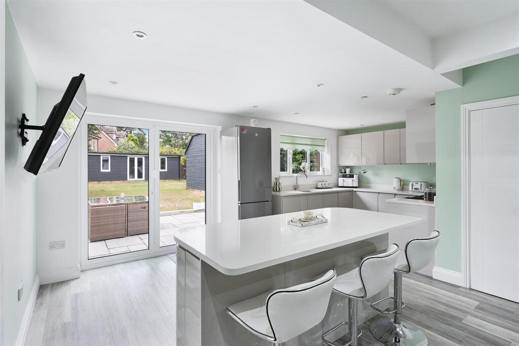 House in Banstead, Nork - View 2
