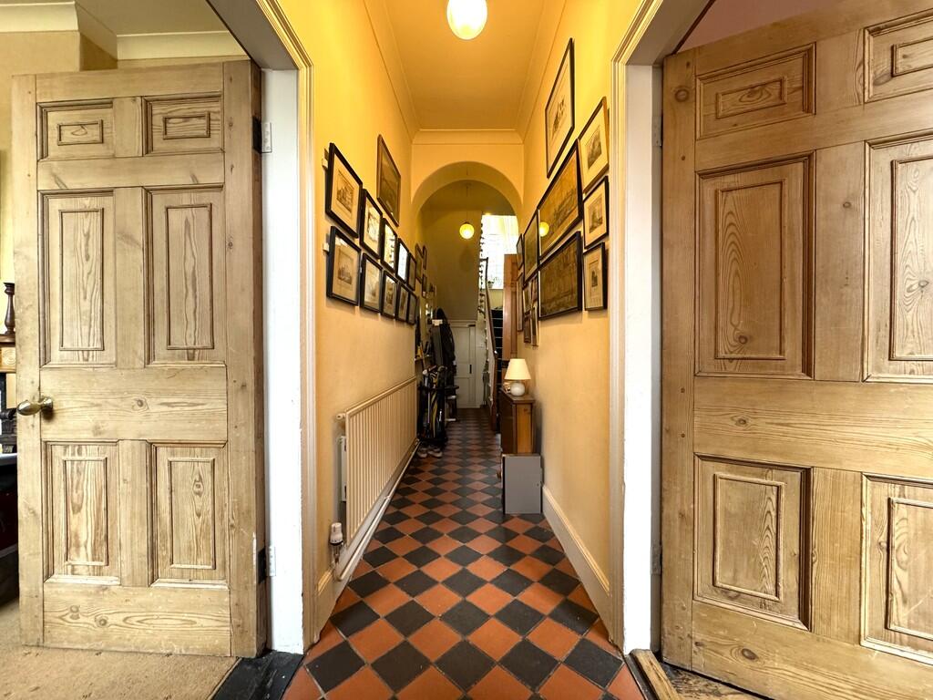 HISTORIC LYNN - Grade II Listed 4 Bed Detached Period Residence on Queen Street photo 4