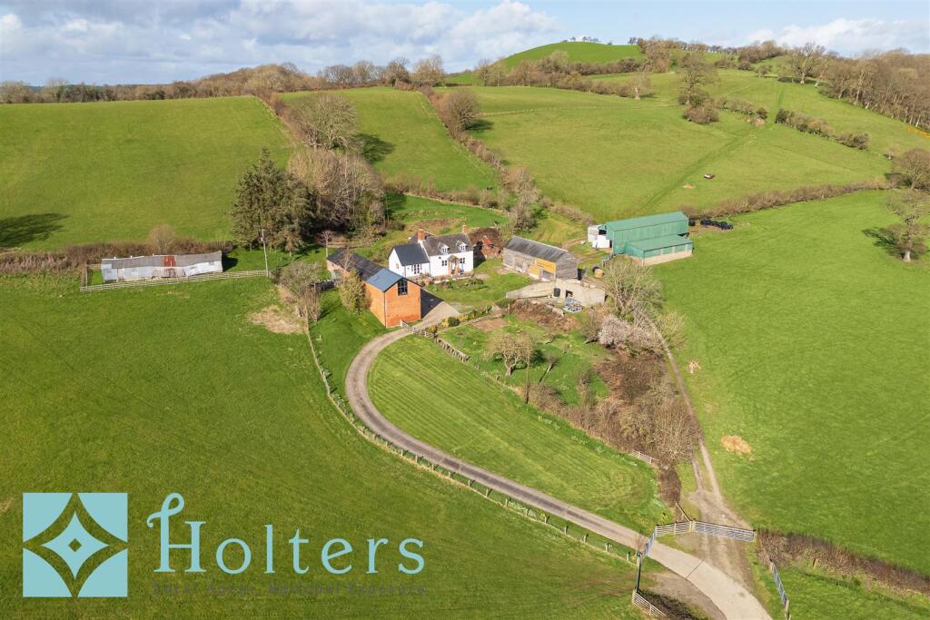 Main image of property: Cloddiau, Aberbechan