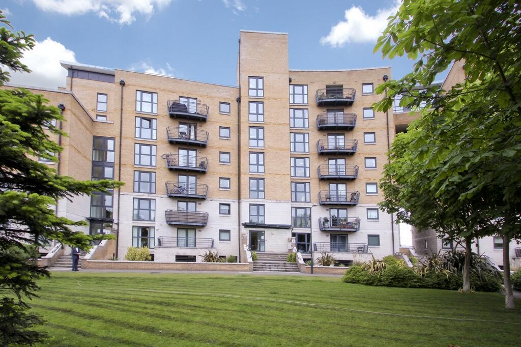 Main image of property: Greenfell Mansions, Glaisher Street, London, SE8