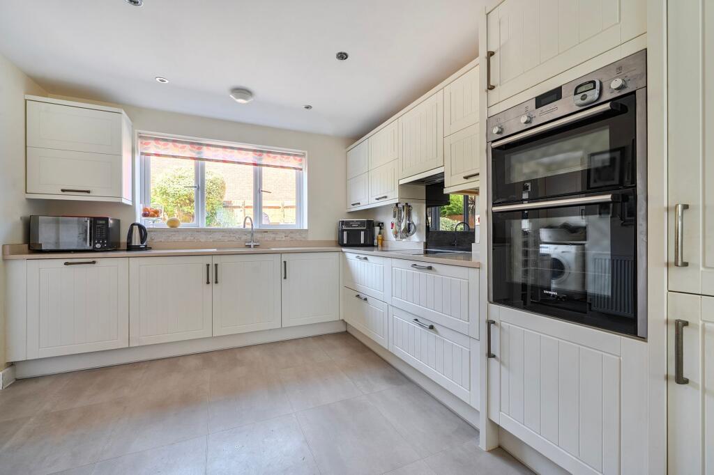 House in Havant, Hampshire - View 5