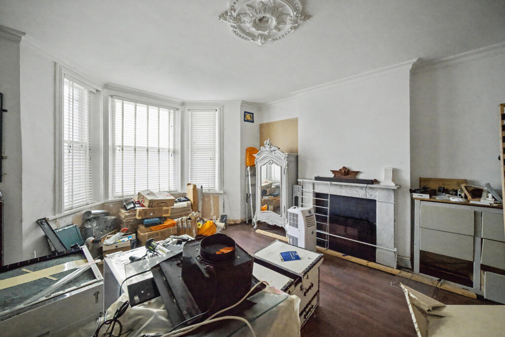 Apartment in London - View 5
