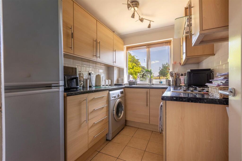 Canterbury Drive, Marston Green, Solihull photo 4