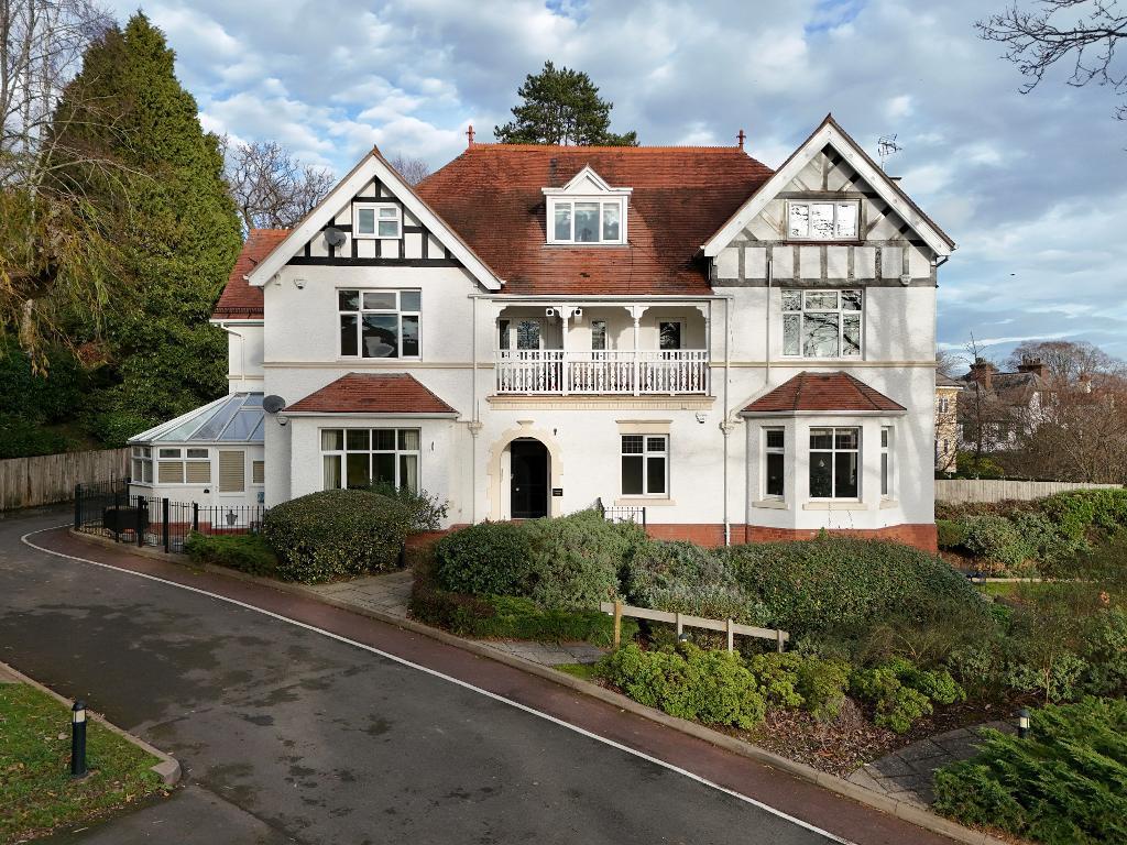 Main image of property: Peachfield Road, Malvern, Worcestershire, WR14 4AQ