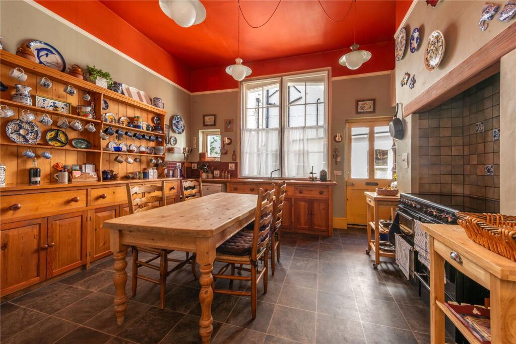 House in Redhill - View 3