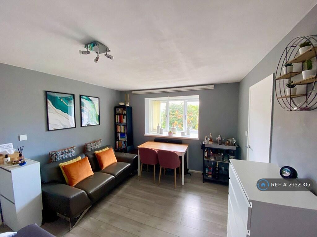 Main image of property: Cambridge Gardens, London, N10