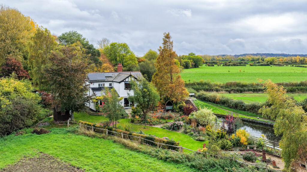 Main image of property: Long Marston Road, Marsworth, Tring