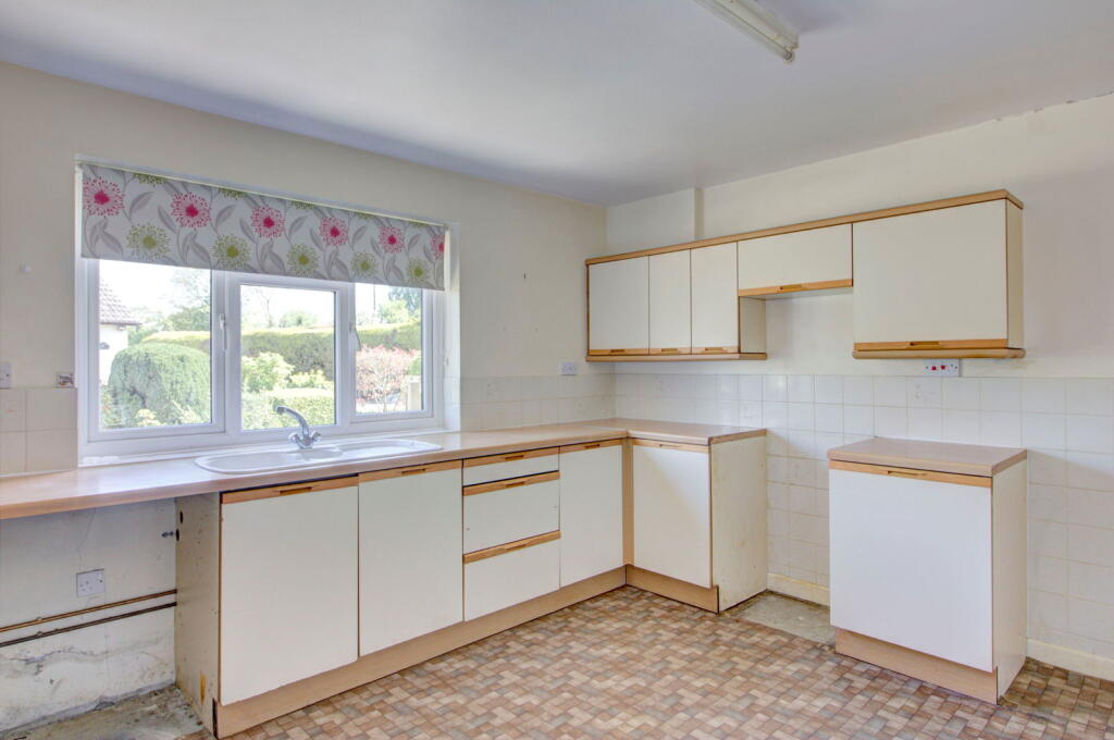 Close Lane, Marston, Devizes, Wiltshire, SN10 5SN photo 4