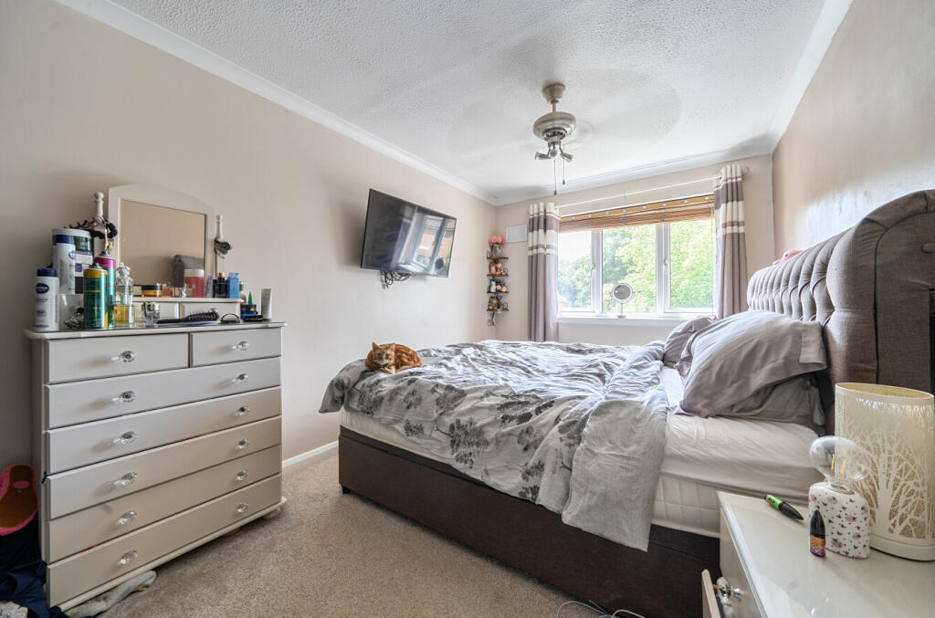 Springwood Avenue, Waterlooville, Hampshire, PO7 - View 6