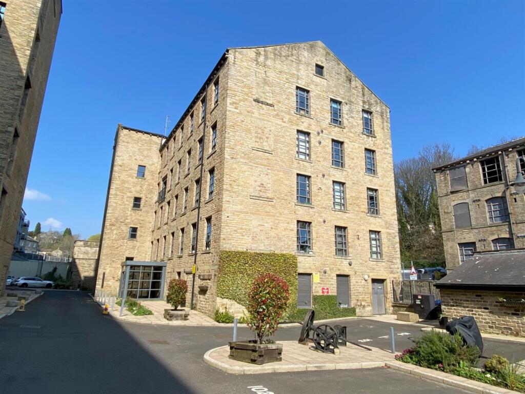1-bed apartment on Stoney Lane, Longwood, Huddersfield, £99,950