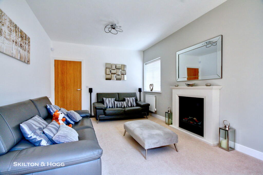 Brampton Grange Drive,Daventry,NN11 8BE photo 3
