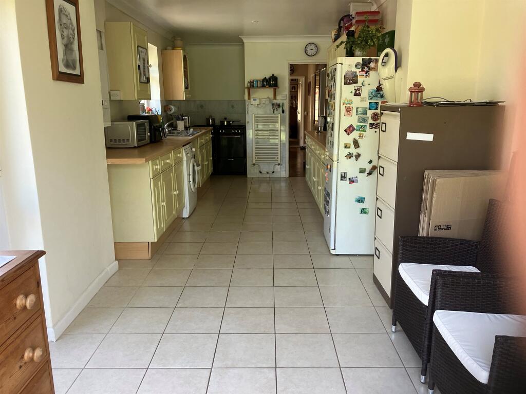 Lynton Close, Hurstpierpoint, Hassocks photo 5