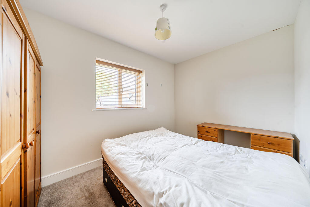 House in Milton Keynes, Denbigh East, Bletchley and Fenny Stratford - View 5