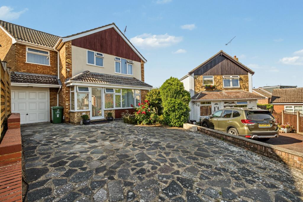 Main image of property: Goldington Close, Hoddesdon, EN11