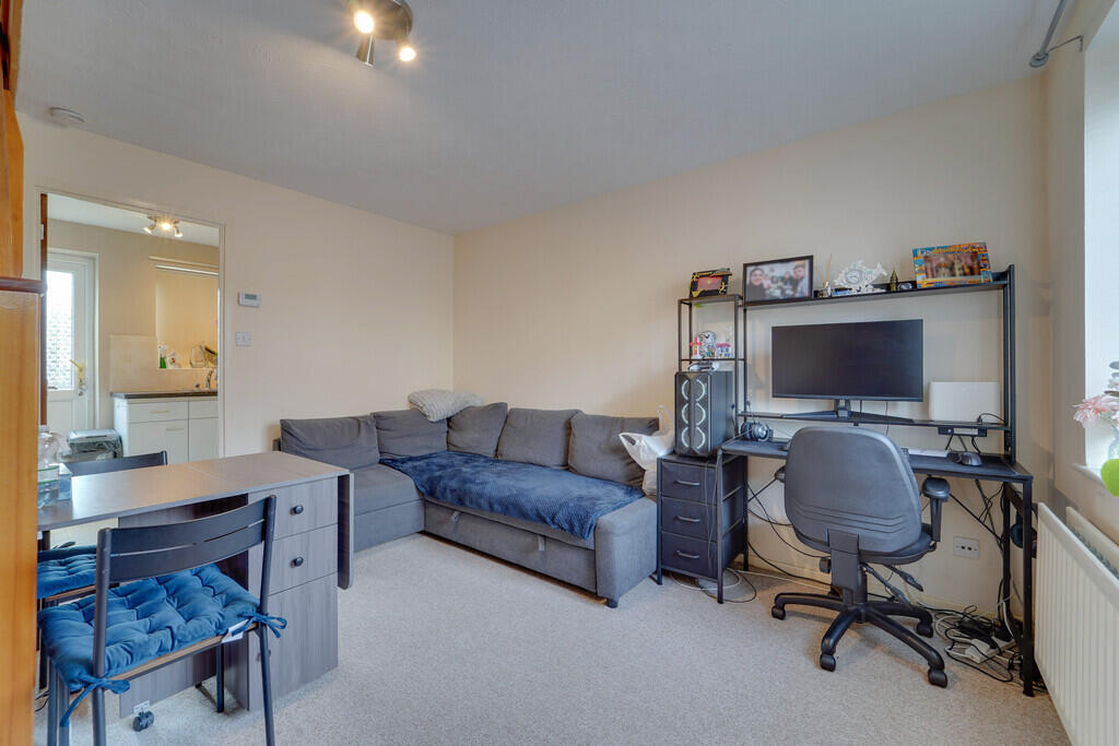 House in Milton Keynes, West Bletchley - More
