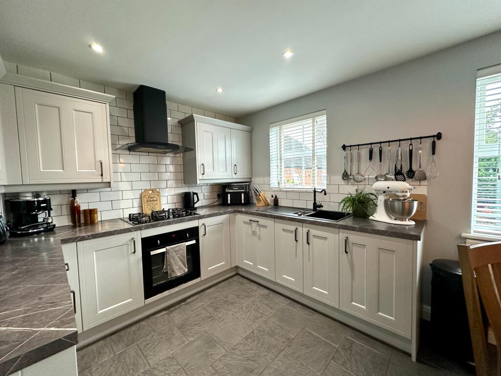 House in Sandwell, West Midlands - View 4