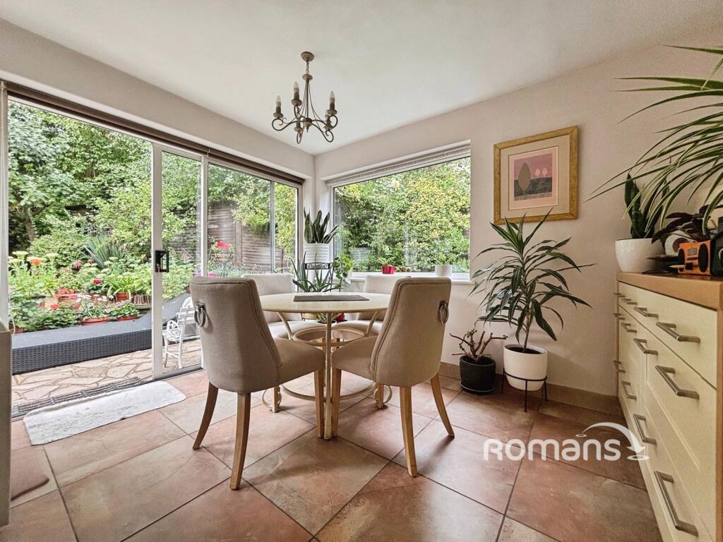 House in Yateley, Moulsham Green - View 4