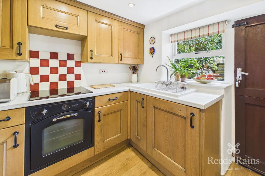 Waterfall Road, Dyserth, Denbighshire, LL18 photo 4