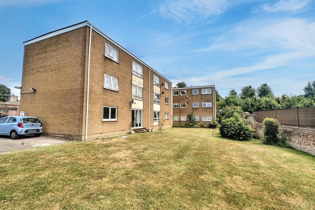Main image of property: Bishopstoke