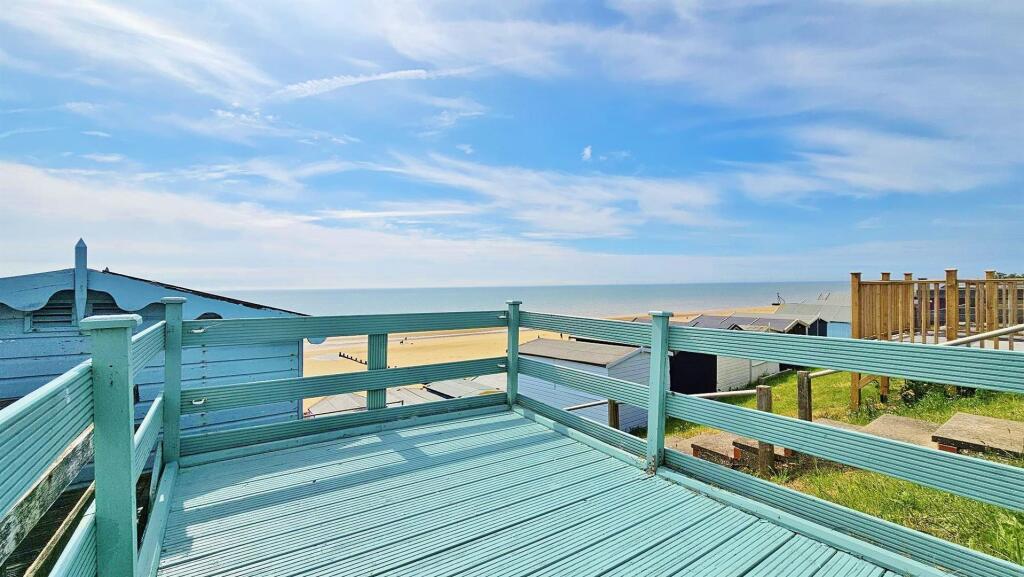 Southcliff, Walton-on-the-Naze, Essex photo 2