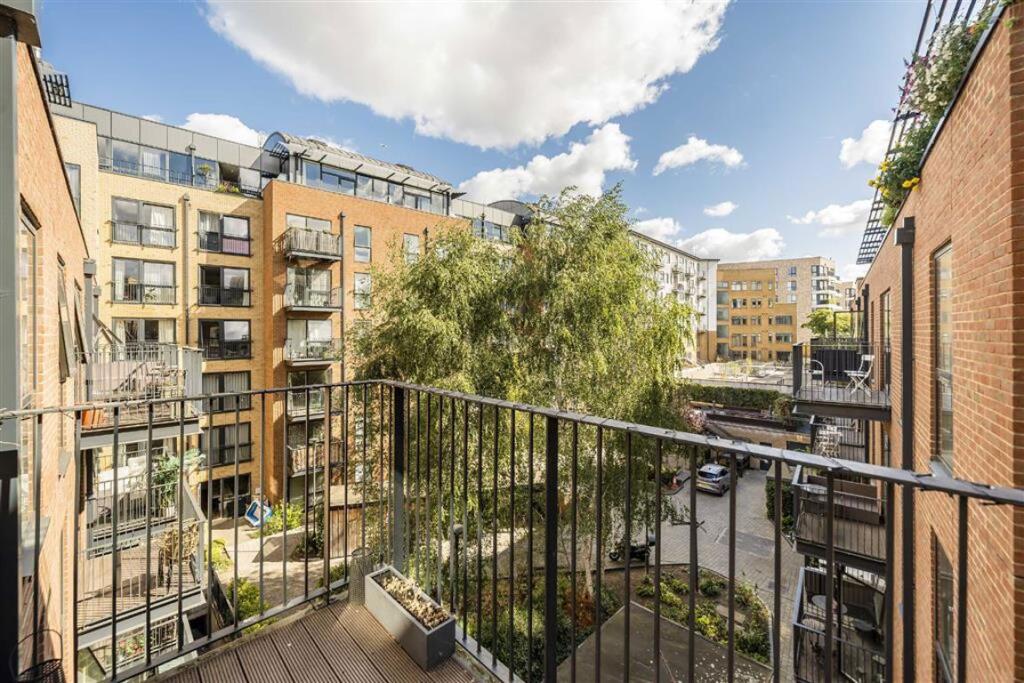 Apartment in London - View 3