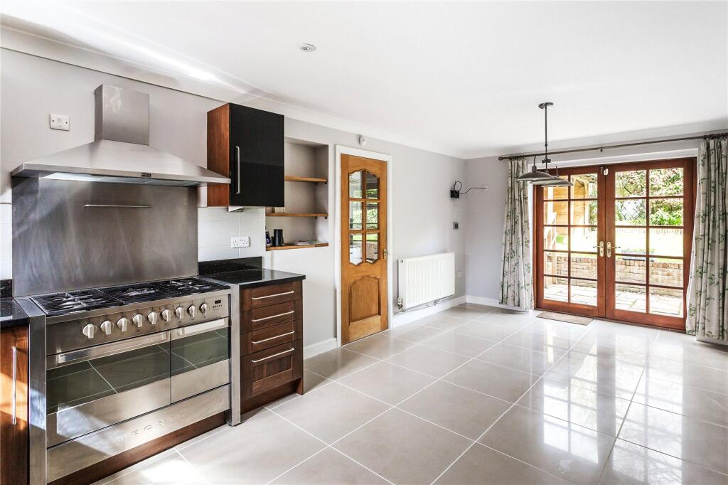Farm Lane, Send, Woking, Surrey, GU23 photo 4