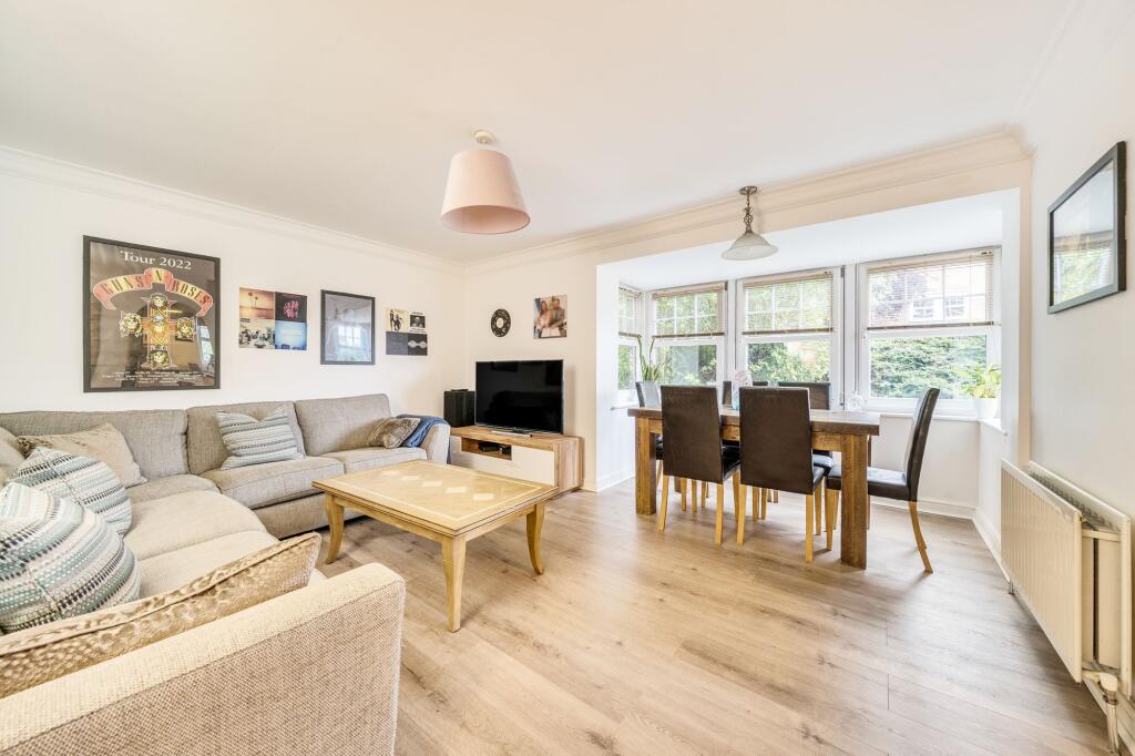 Apartment in Rushmoor, East End, North Town - View 5