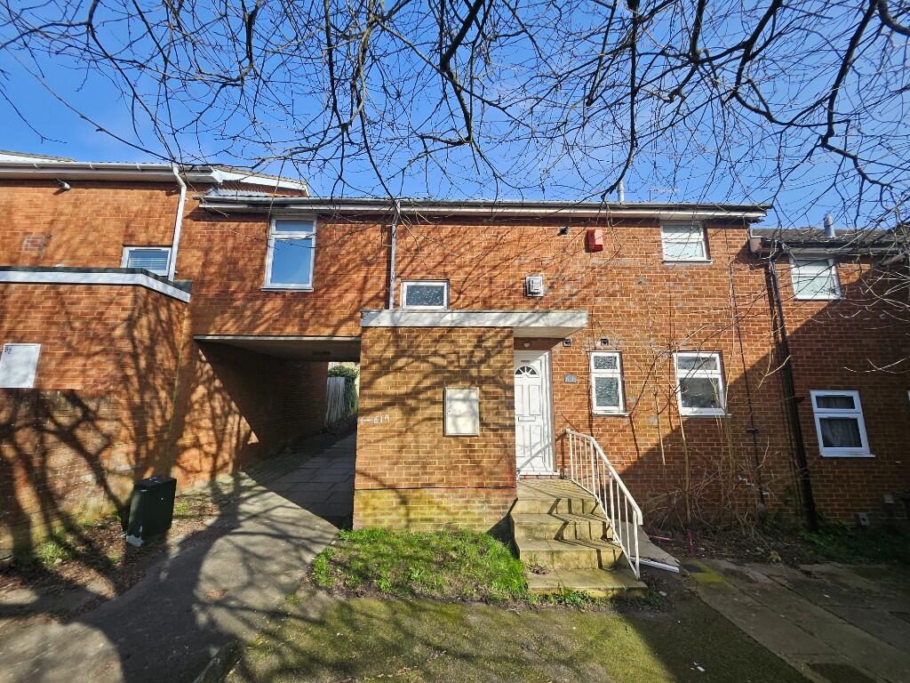 Main image of property: Wexham Close, Luton, Bedfordshire, LU3