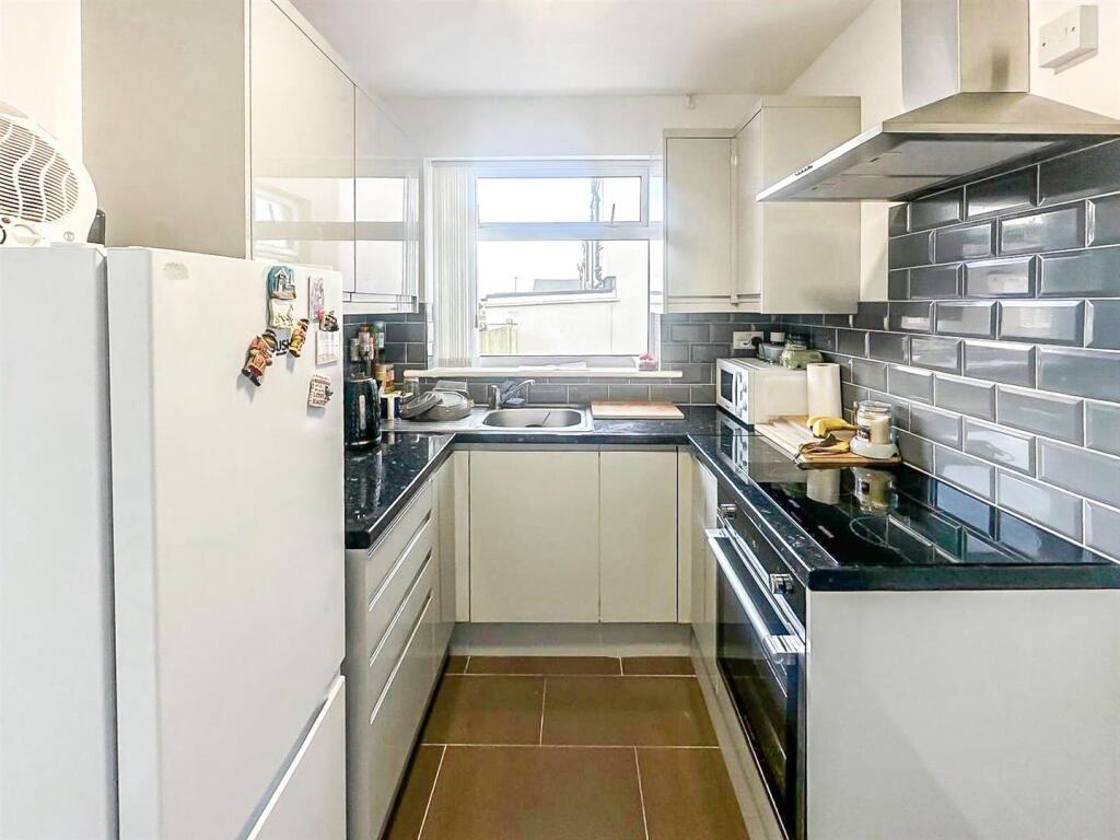 Avon Street, Coventry * FOUR TWO BEDROOM APARTMENTS * photo 4