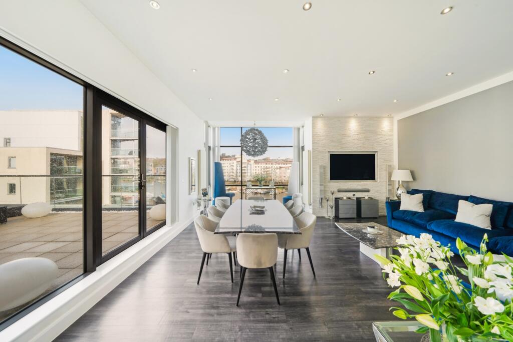 Apartment in Bristol, Canon's Marsh, Spike Island - View 2
