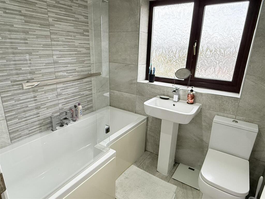 House in Kirklees, West Yorkshire - View 4
