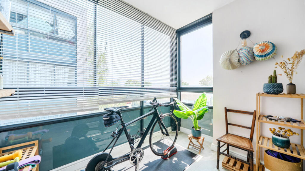 Apartment in London - View 3