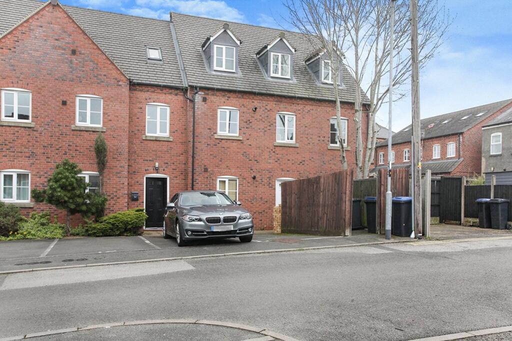 Main image of property: Garden Road, Hinckley, Leicestershire, LE10