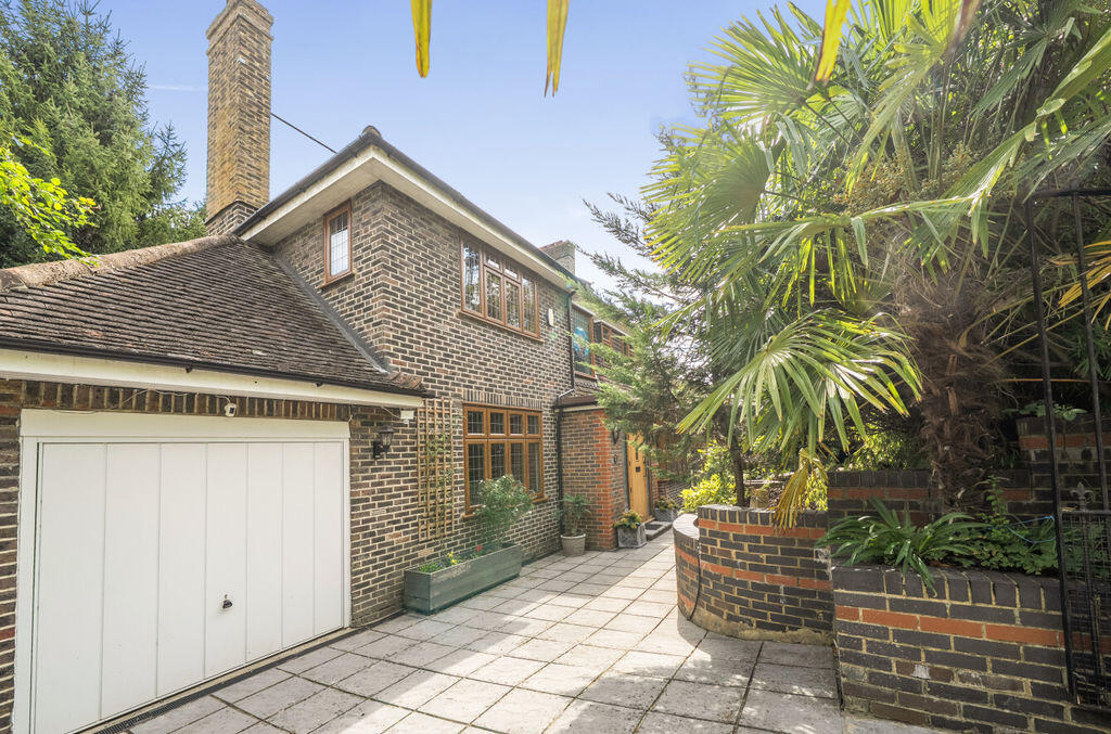 House in London - View 2