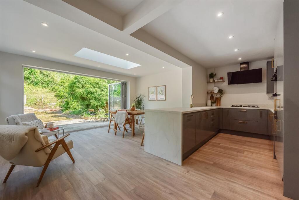 House in Basingstoke and Deane, Whitchurch - View 6
