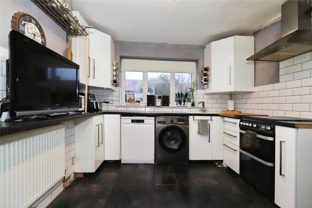 Lichwood Road, Wolverhampton, West Midlands, WV11 photo 2
