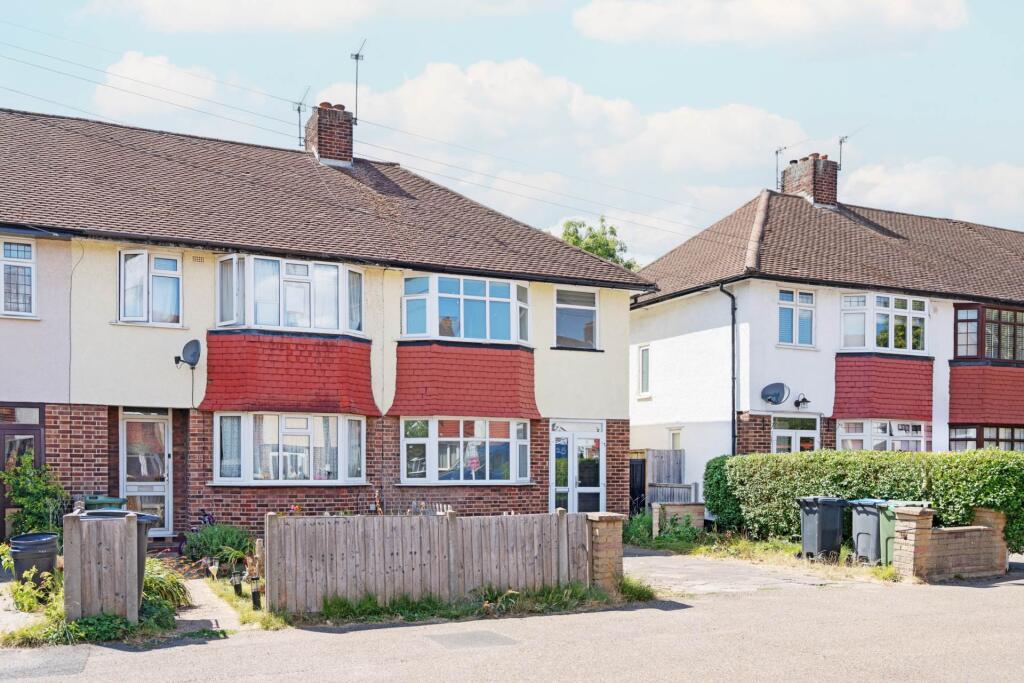 Main image of property: Chatsworth Gardens, New Malden