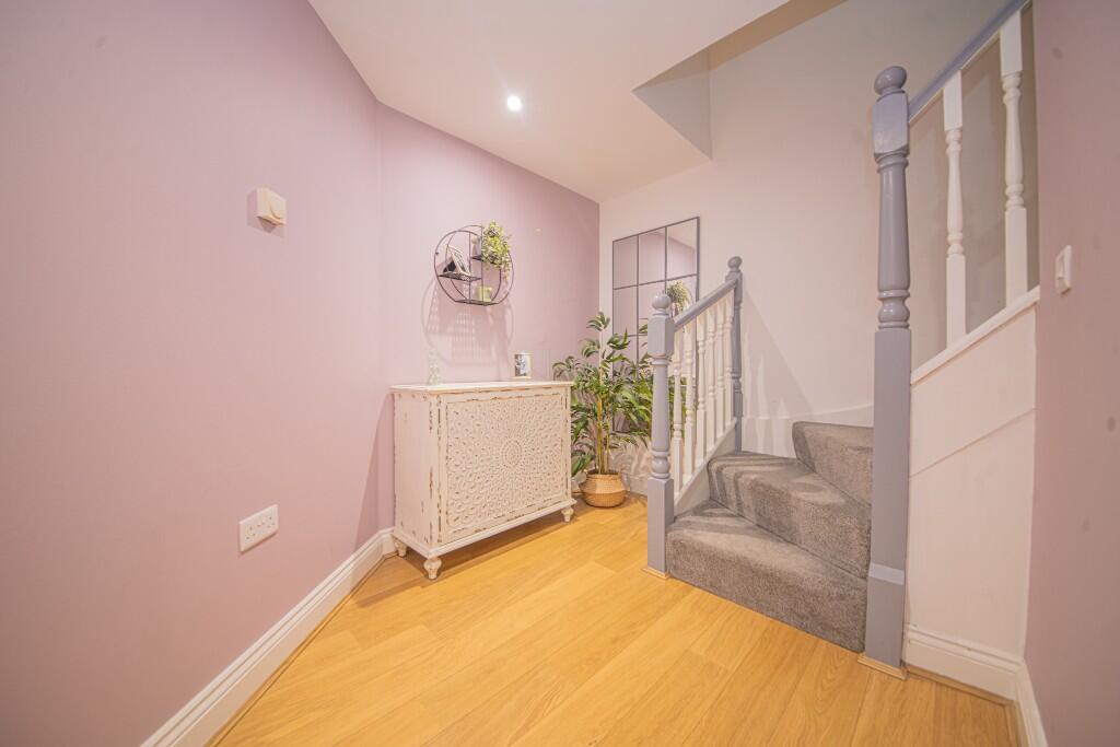 Midhurst Court, Chandlers Ford, SO53 photo 3