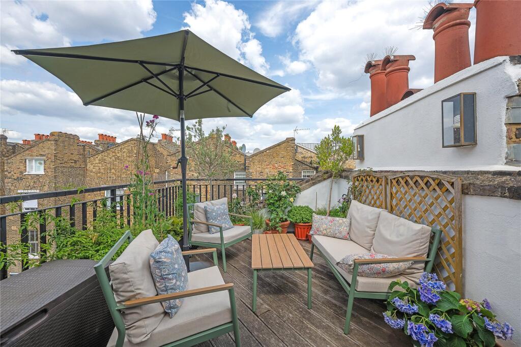 House in London, City of Westminster - View 4