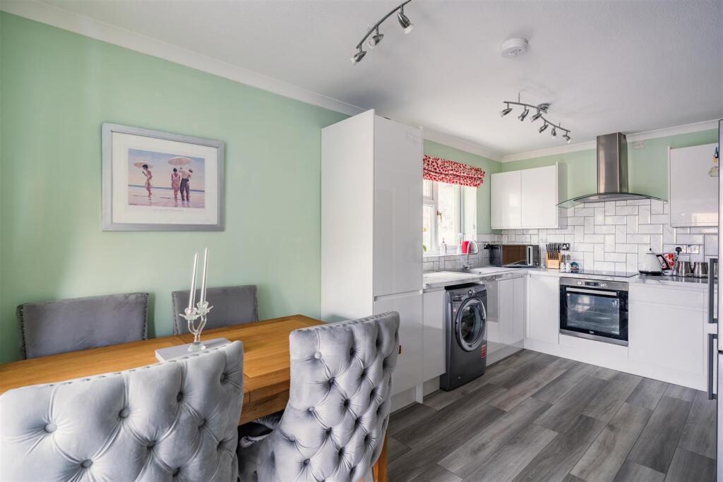 House in Rhuddlan - More